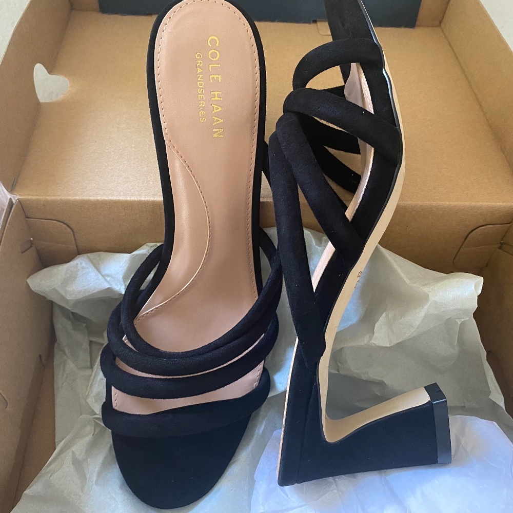 COLE HAAN Black Sandal New Never Worn SIZE 9